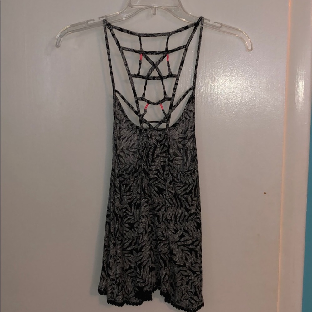 Medium tank from Aeropostale - Picture 2 of 2